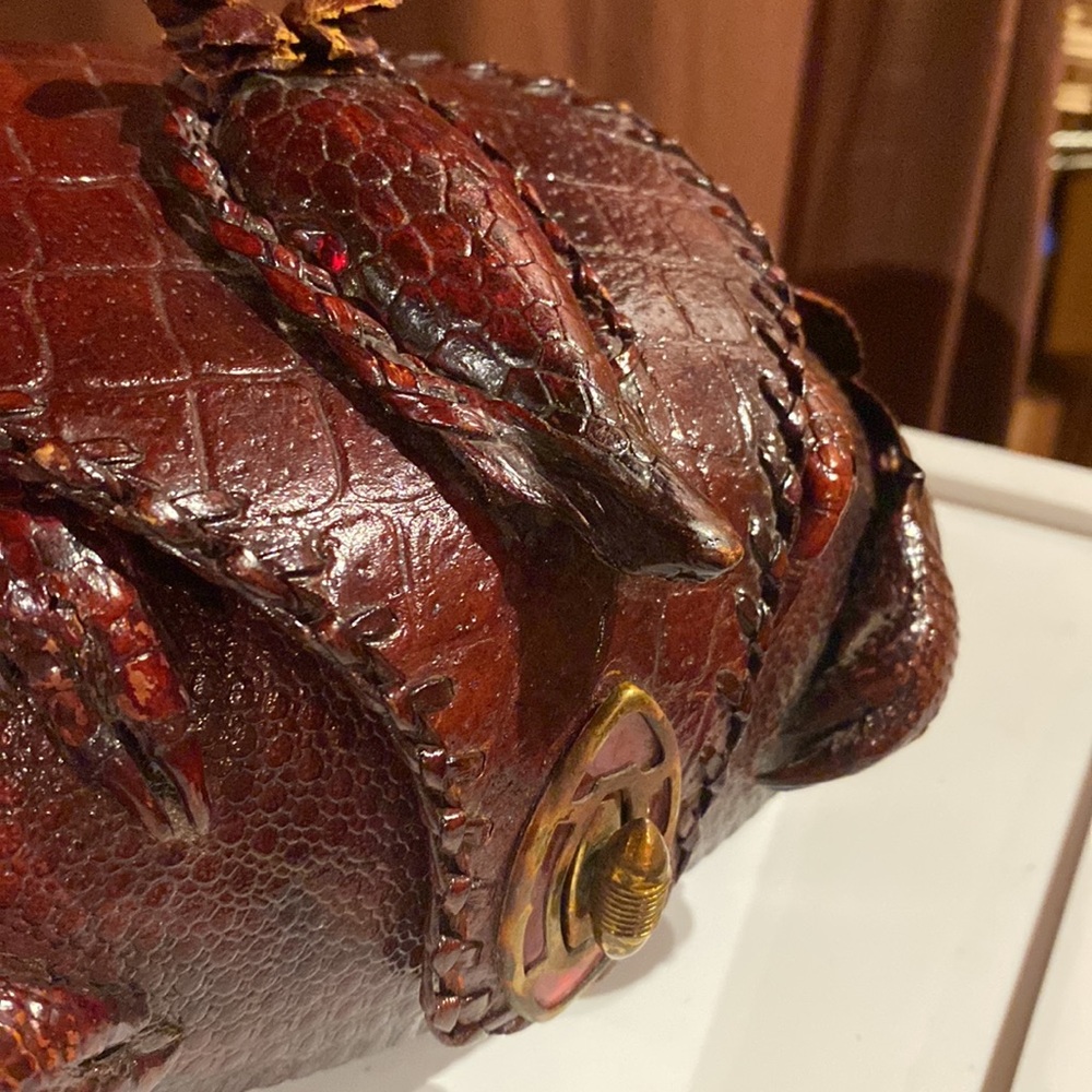 Vintage Armadillo Handbag - Picture 2 of 5